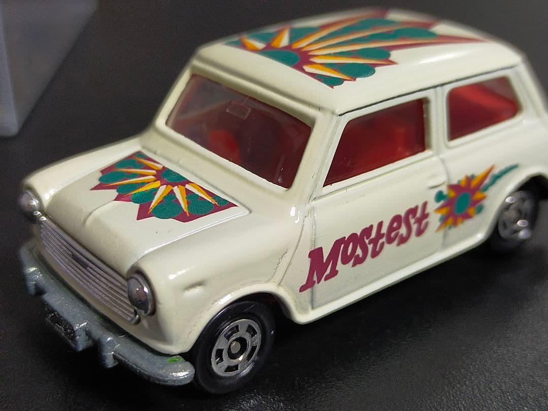 トミカ ミニクーパー トラフィック ポップアート BLMC 日本製 青箱 b