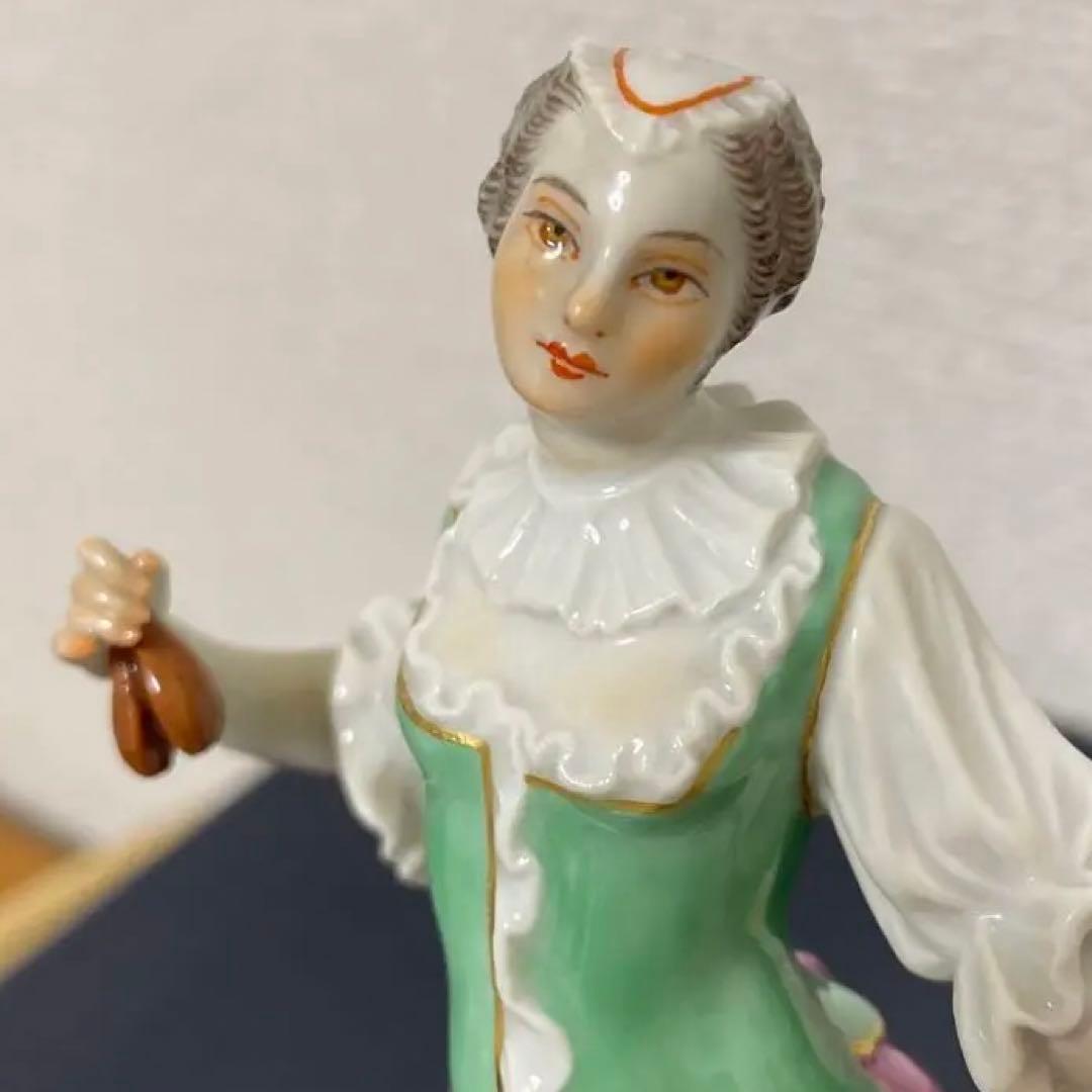 ケンドラー・コロンビーヌ・１４cm・左手の一部に綺麗な修復があります・マイセン・