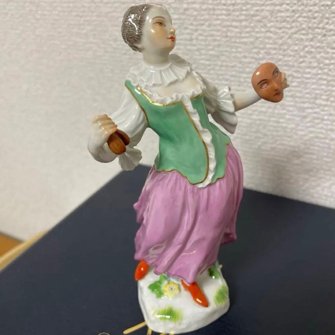 ケンドラー・コロンビーヌ・１４cm・左手の一部に綺麗な修復があります・マイセン・