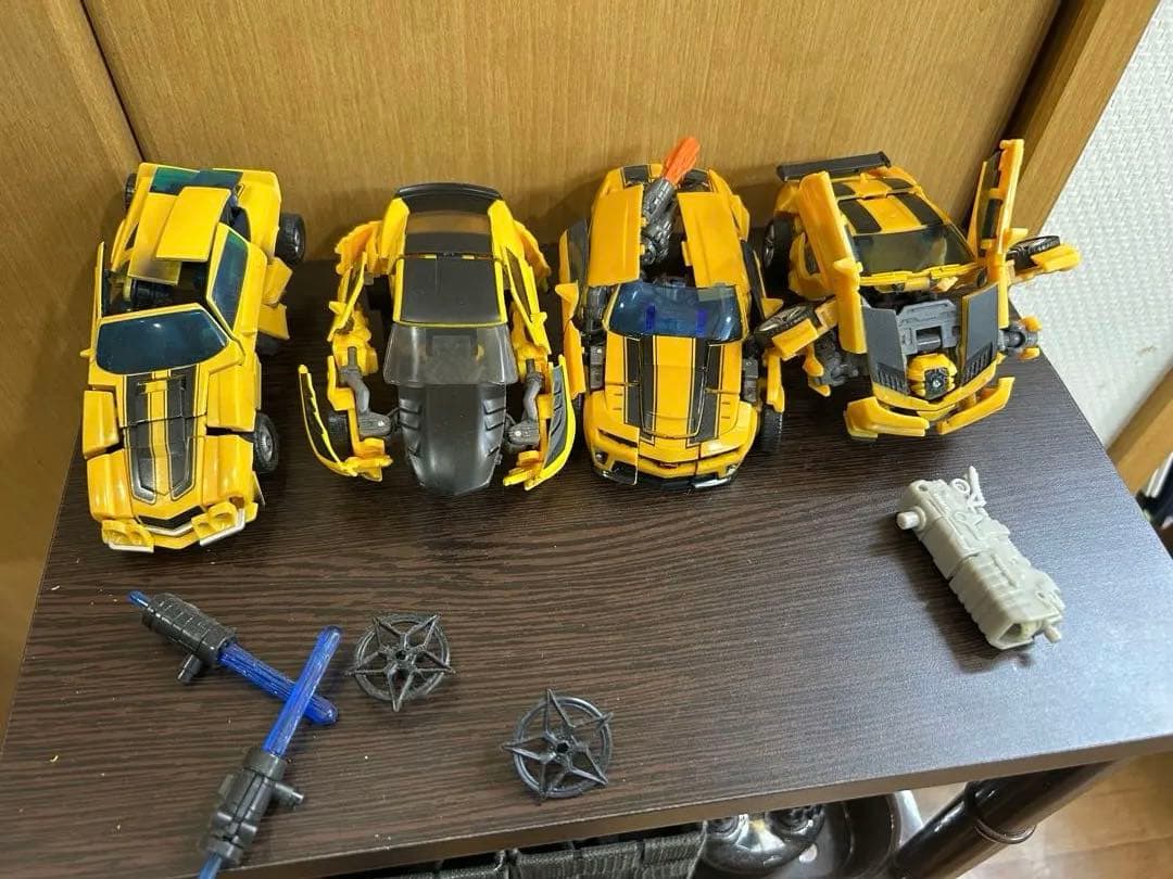 トランスフォーマー バンブルビー フィギュア 4体セット　オプティマスはオマケ