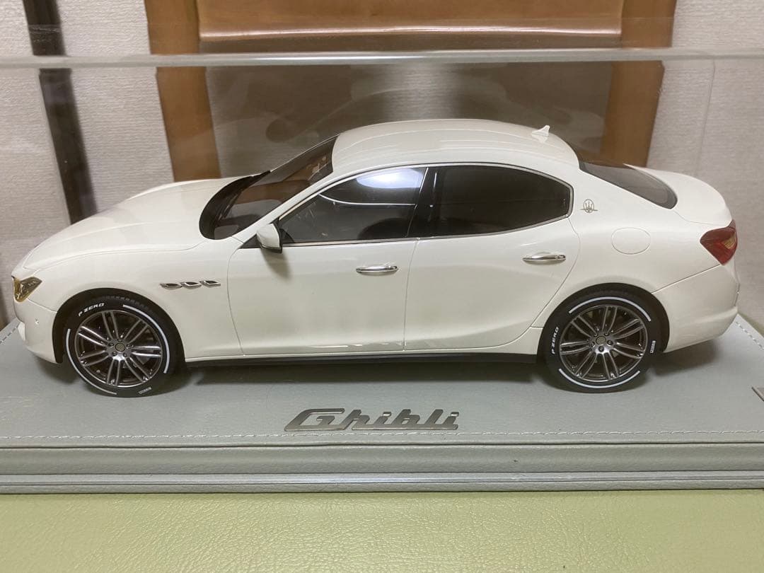 マセラティ　ギブリ　ミニカー