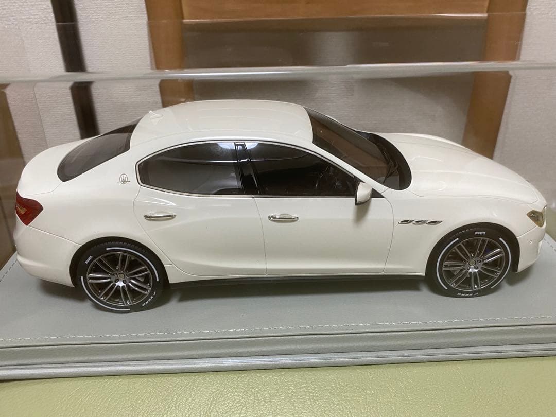 マセラティ　ギブリ　ミニカー