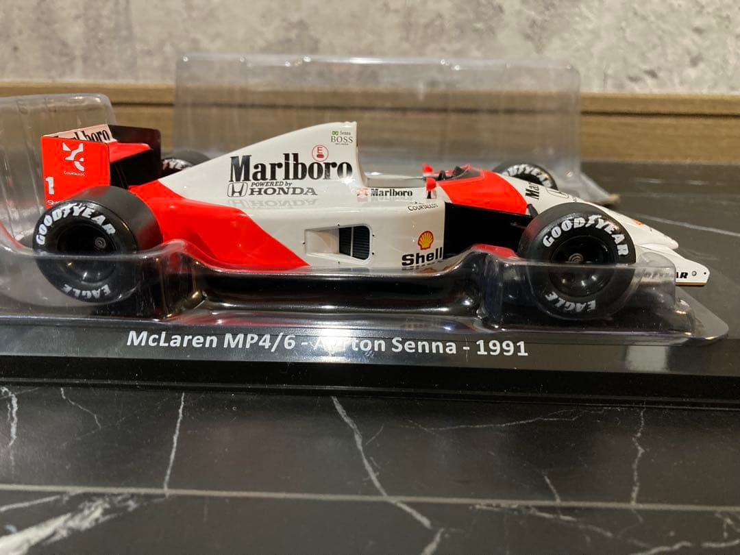 日本未発売　マルボロ仕様 ビッグスケールF1コレクション　マクラーレンMP4/6