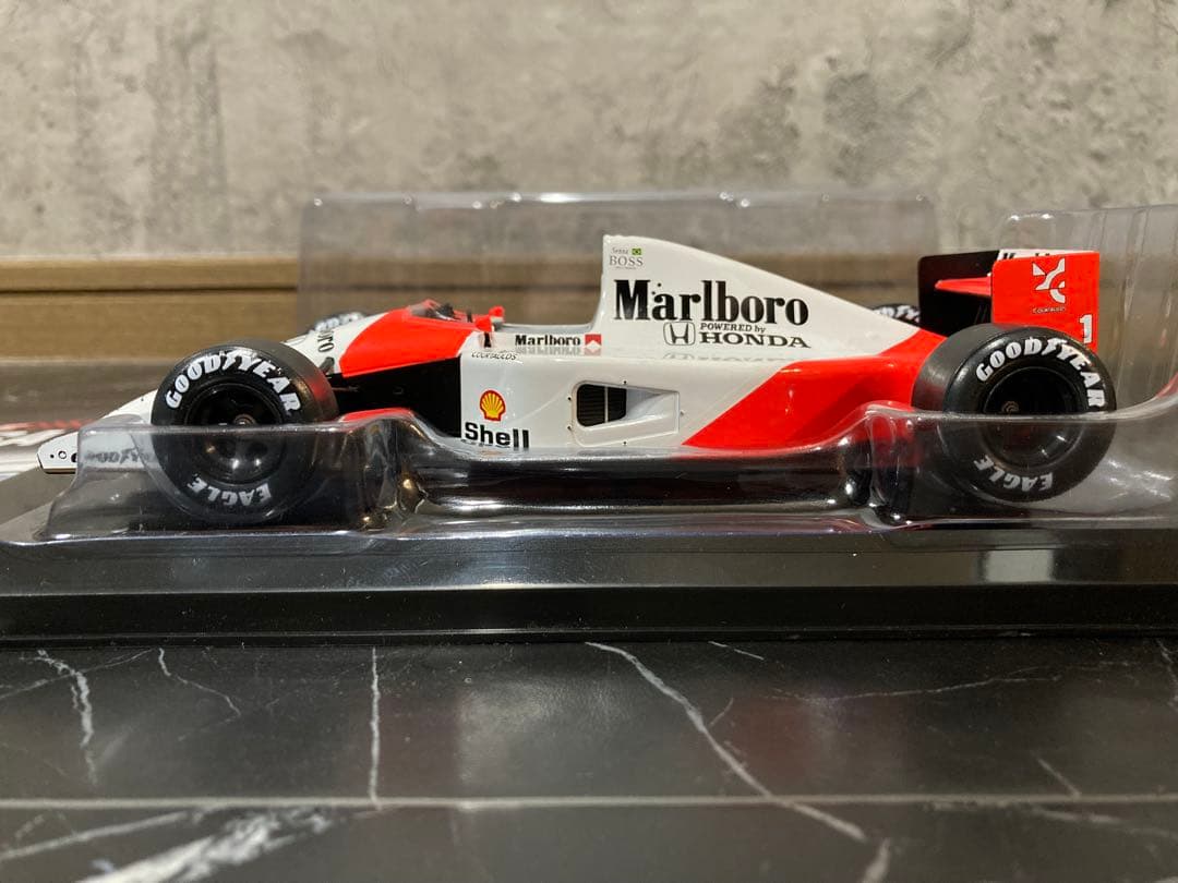 日本未発売　マルボロ仕様 ビッグスケールF1コレクション　マクラーレンMP4/6