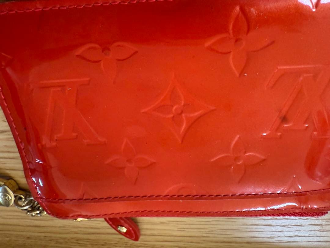 Louis Vuitton レッド ケース