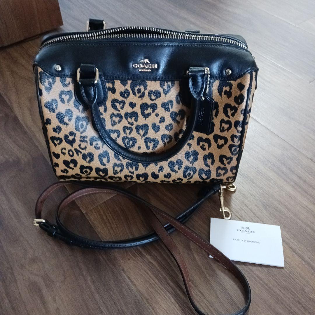 COACH ハートヒョウ柄 ショルダーバッグ