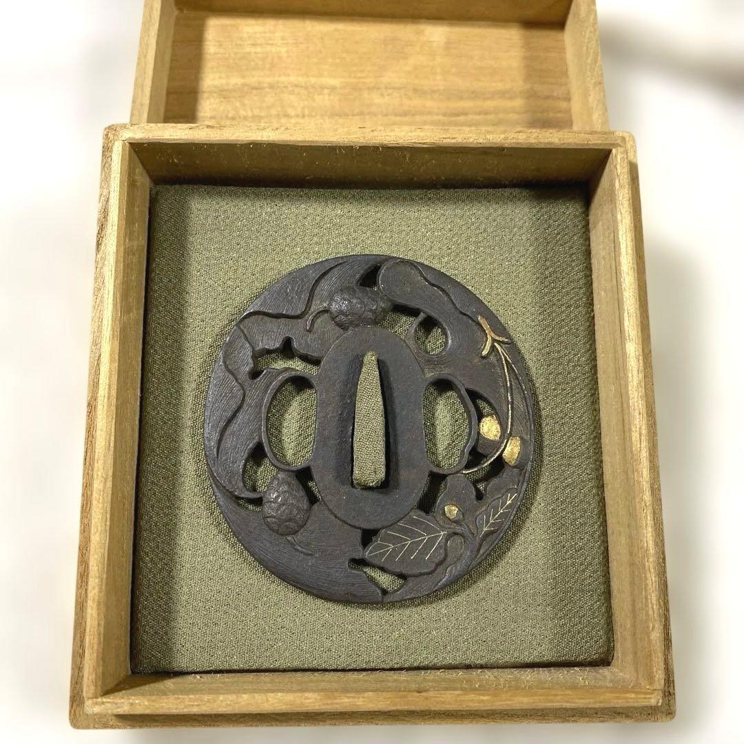 B-53 鍔　武具　刀装具　日本刀　時代物　骨董品　美術品　工芸品