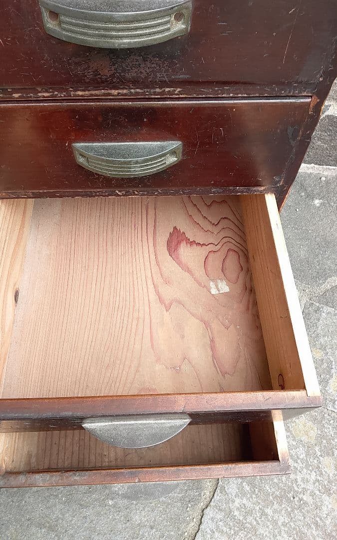 大正時代の収納家具　　アメリカンチックで渋め