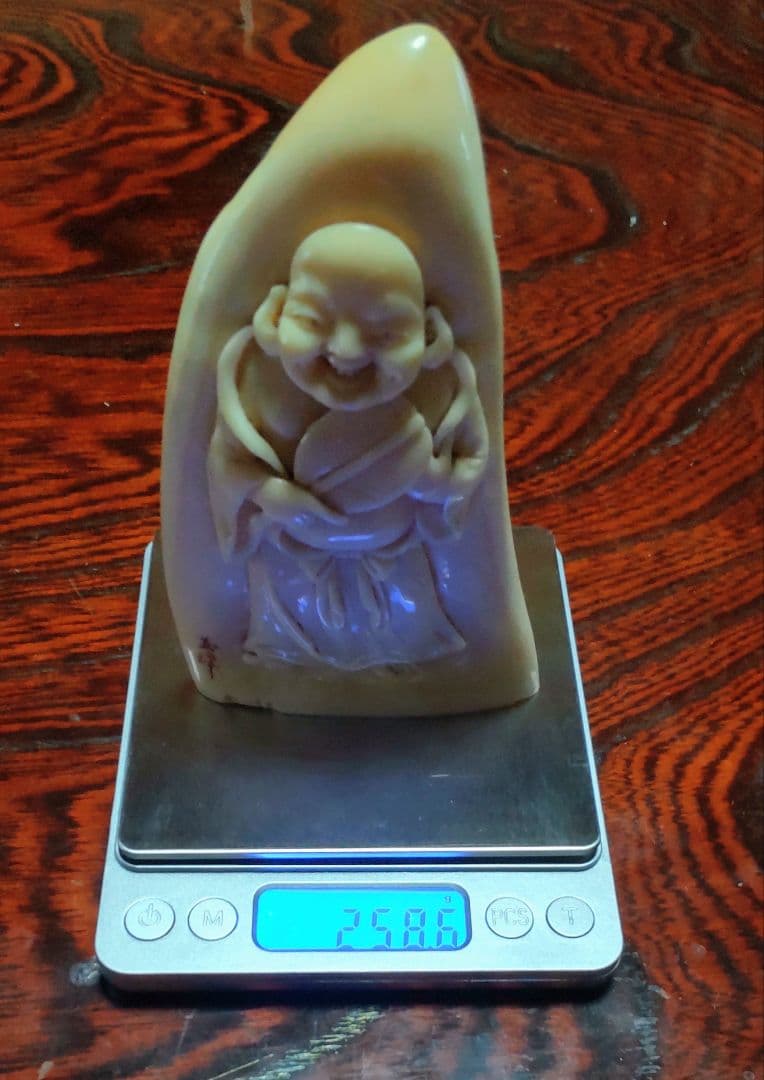 マッコウクジラの歯 彫刻 玉峰 七福神 布袋様