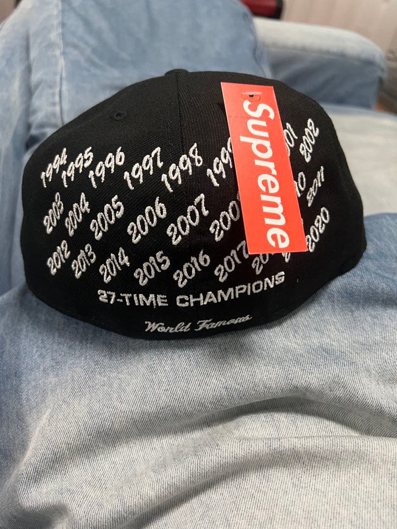 シュプリーム　ニューエラ　キャップ