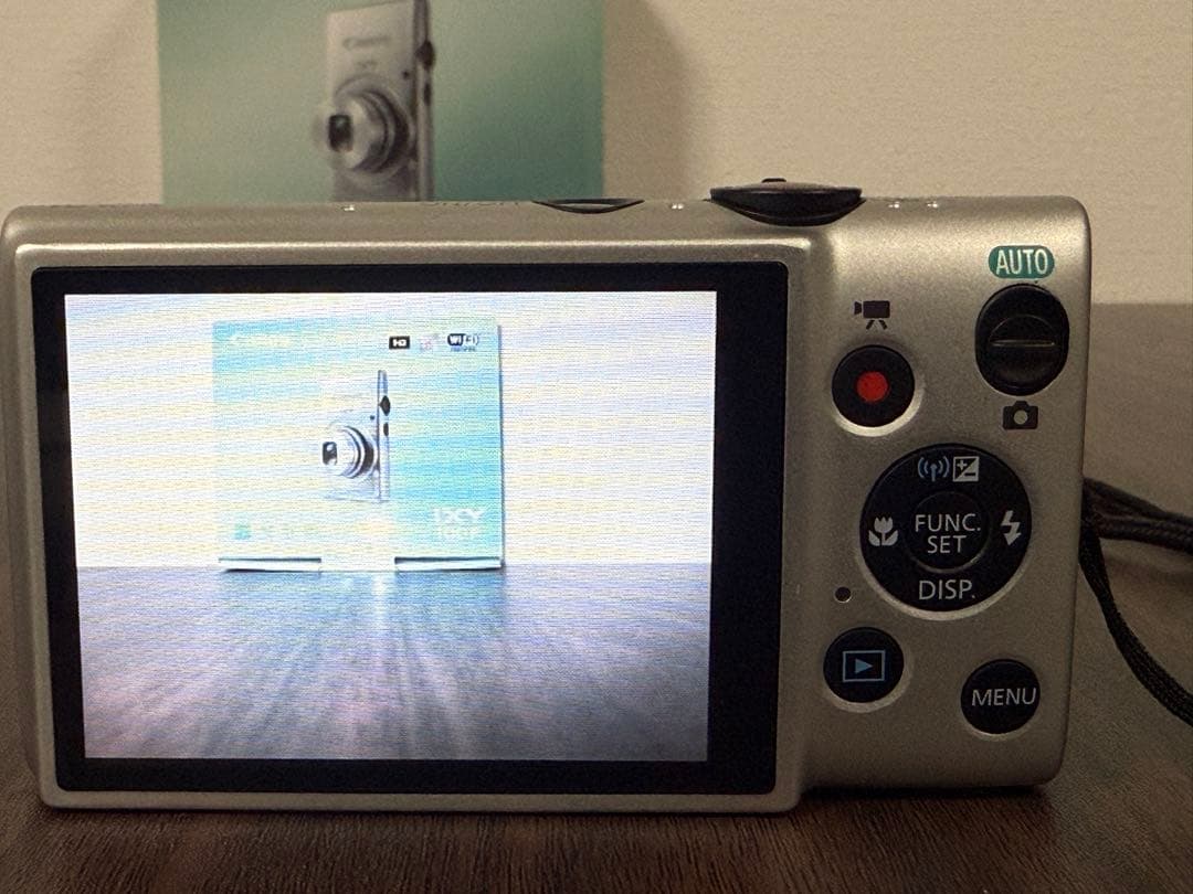 【美品】Canon IXY 100F キャノン　コンデジ