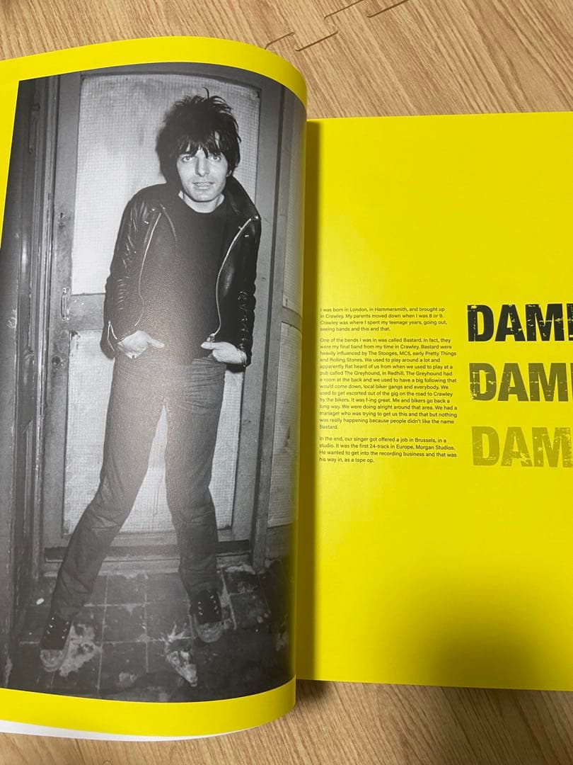 オリジナルメンバー直筆サイン！The Damned 1976-1978 写真集