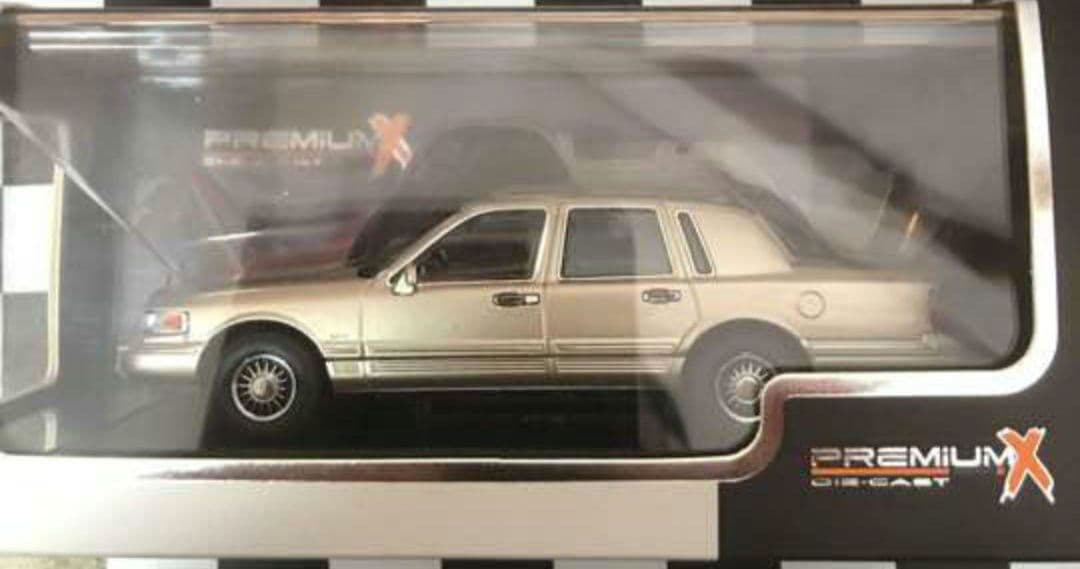 Premium X リンカーンタウンカー