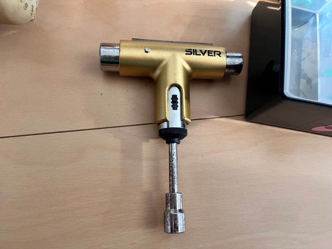 スケートボード　トラック　ウィール　ツールセット売り