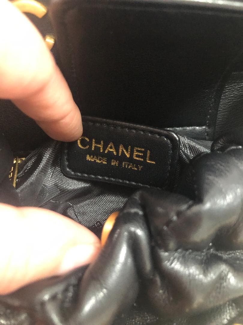 箱付きますショルダーバッグ　ブラック