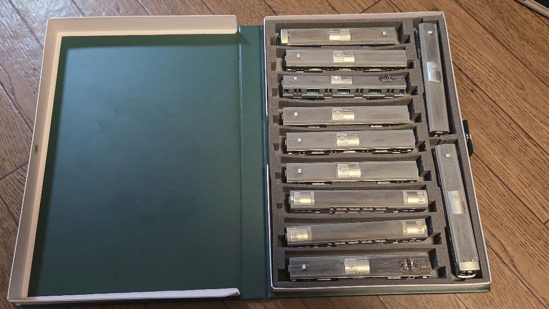 KATO E217系 横須賀線•総武線(新色) 11両セット