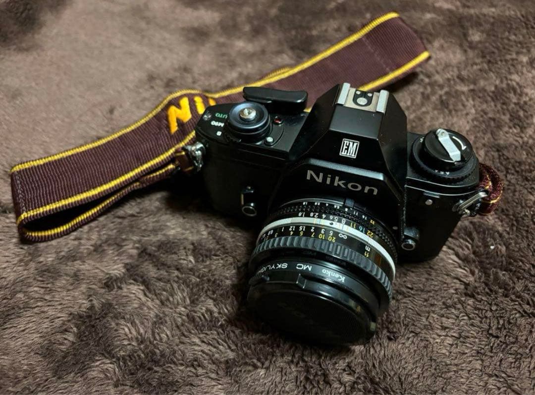 【値下】NikonEMフィルム一眼レフカメラ50mmレンズ/52mmフィルター付