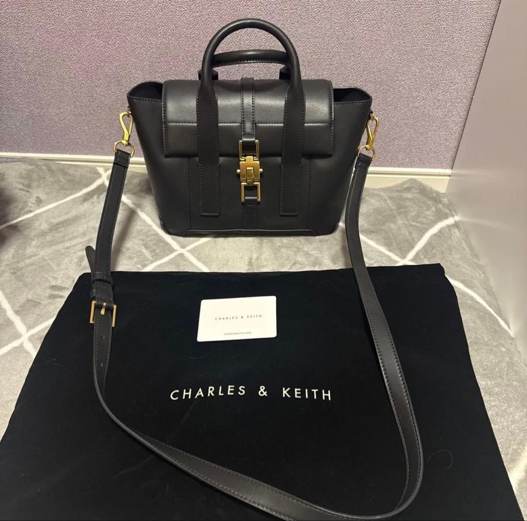 CHARLES & KEITHのダブルトップハンドルバッグ