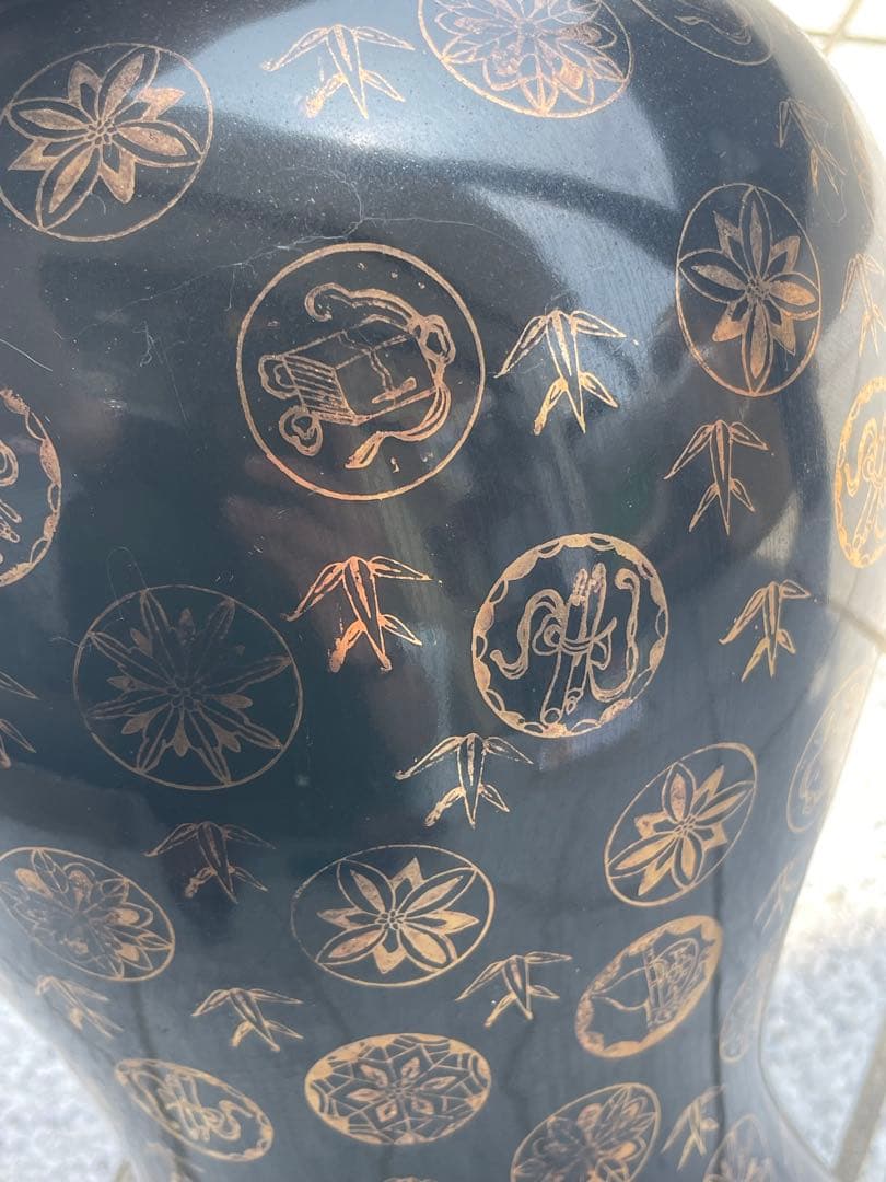 ケ*ン様 【中国 景徳鎮/ 花瓶】壺 中国陶器 中国 骨董品 家紋 ツボ