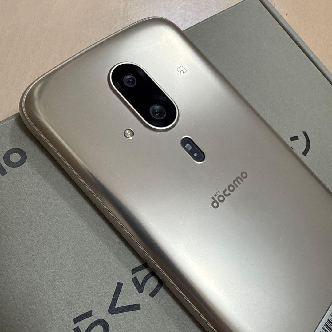 らくらくスマートフォン　F-53E ゴールド