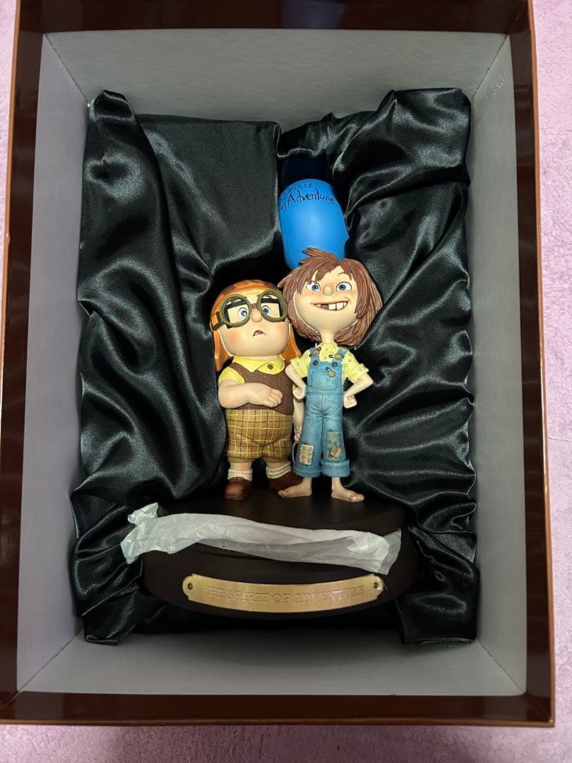 カールじいさんの空飛ぶ家　カール　エリー　幼少期　フィギュア　レア