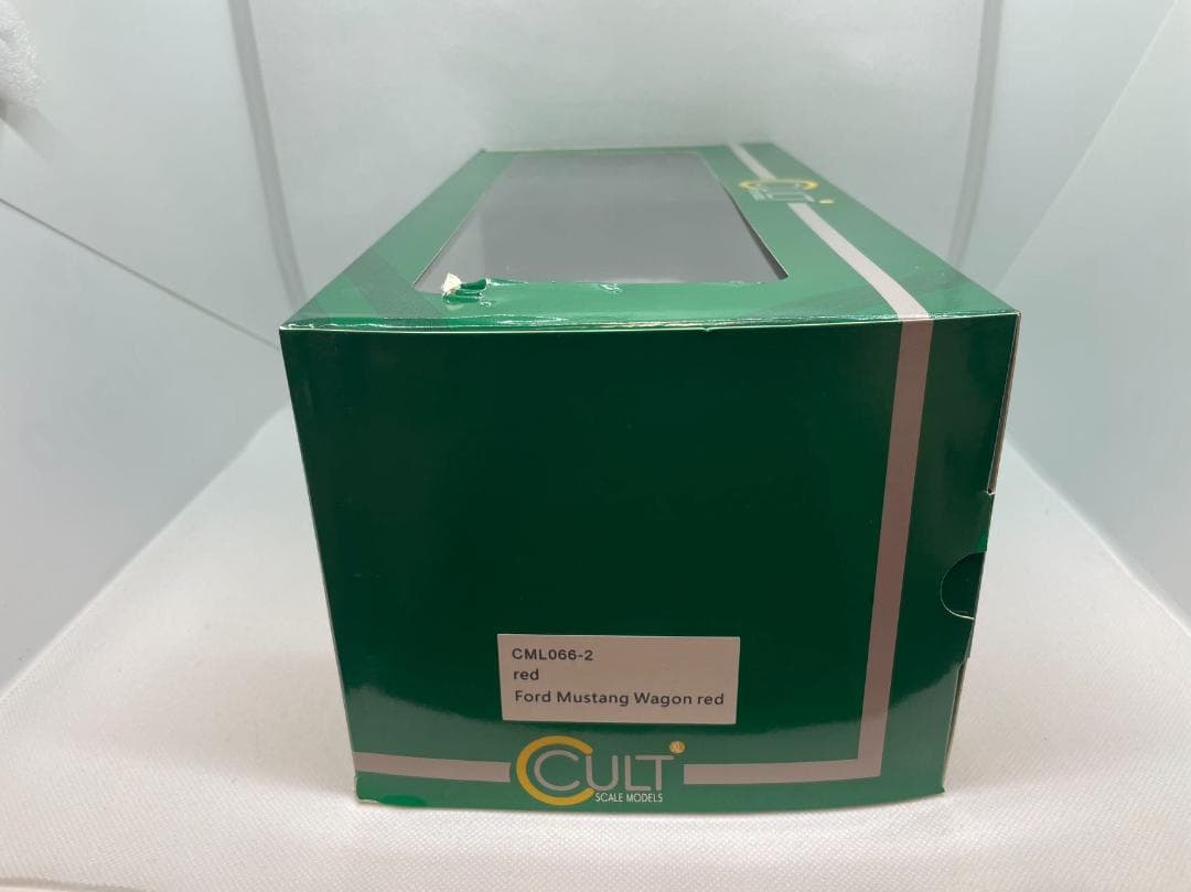 104-044 Cult 1/18 フォード Mustang Wagon