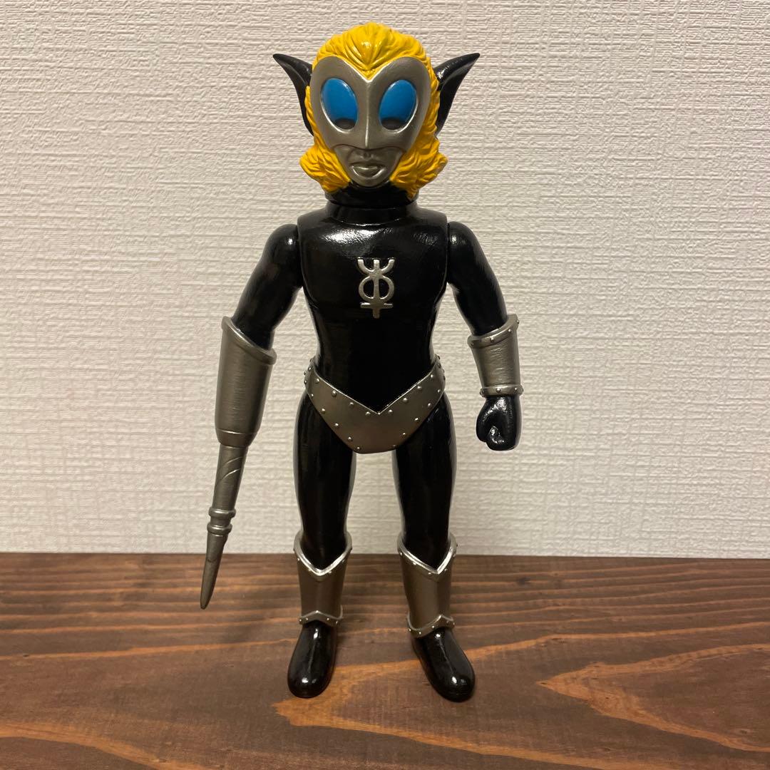 ブルマァク　マグマ星人　ソフビ