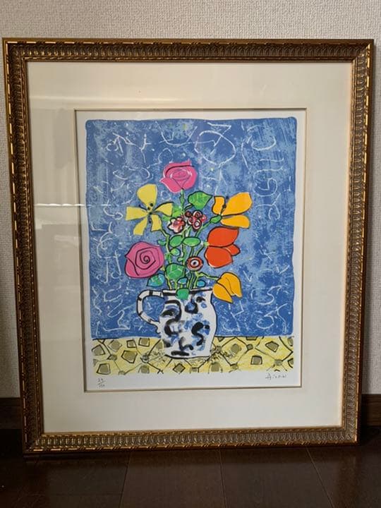 ポール・アイズピリ　ブルーバックの花束