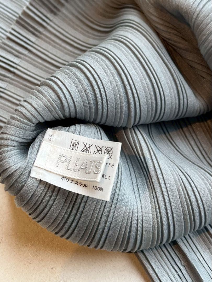 【美品】ISSEY MIYAKE イッセイミヤケ ネックウォーマー グレー