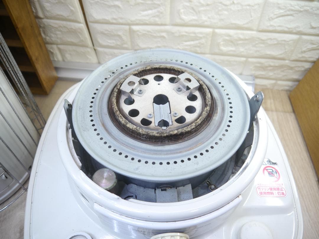 送料無料●2013年②◆コロナ　ホワイト 石油ストーブ 安全ガード付き