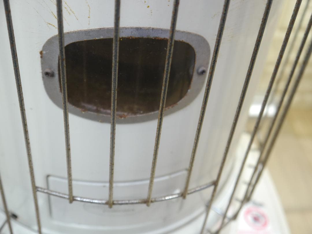 送料無料●2013年②◆コロナ　ホワイト 石油ストーブ 安全ガード付き