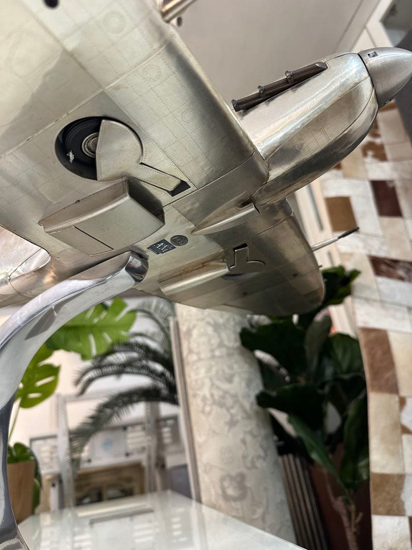 【東京23区配送無料】定価20万円　模型　アルミ　飛行機　卓上　スピットファイア