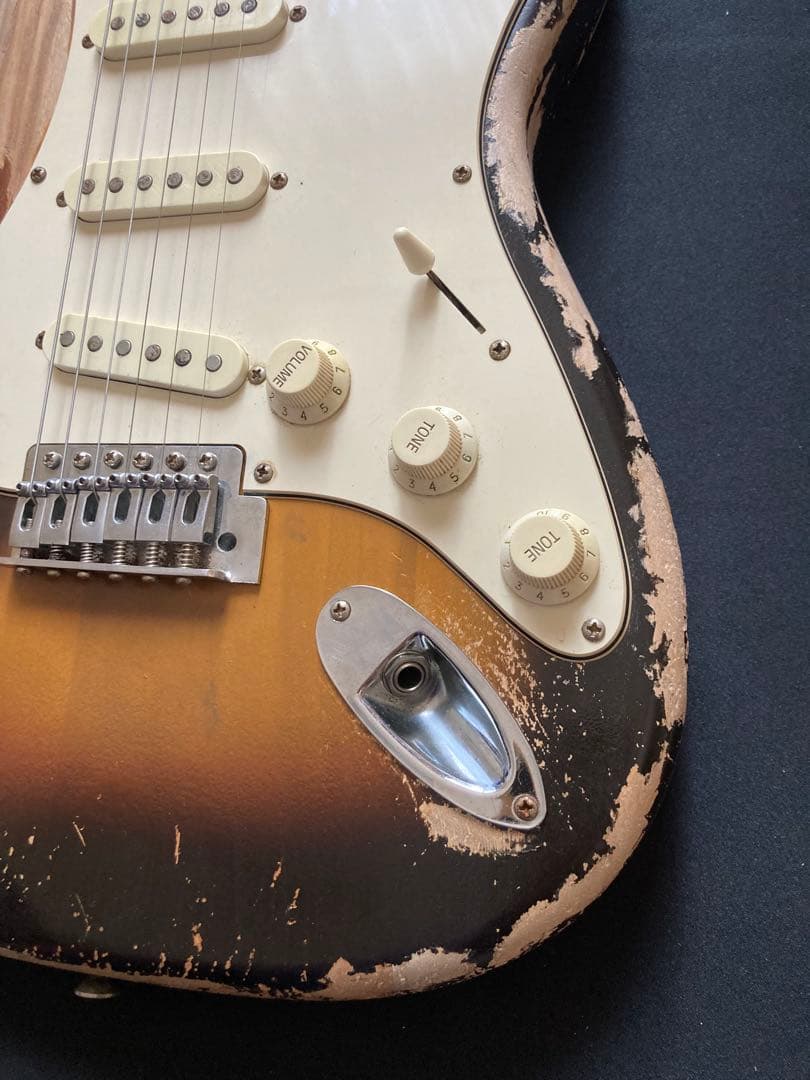 早い者勝ち　#16ストラトキャスタータイプ　ニトロセルロースラッカー塗装