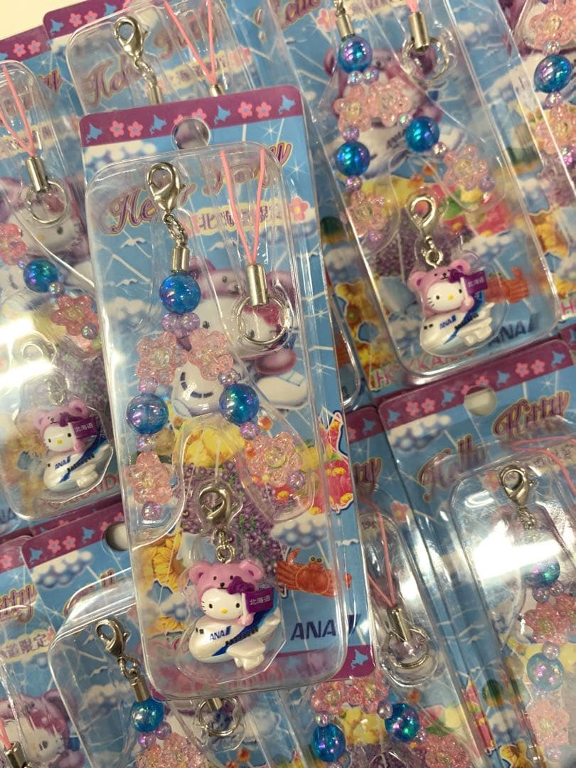 ご当地キティ　北海道限定　ラベンダーベア✖️ANA飛行機チャームストラップ12個‼️