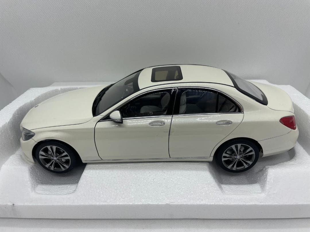 304-016 ノレブ 1/18 メルセデスベンツ C-Class 2014