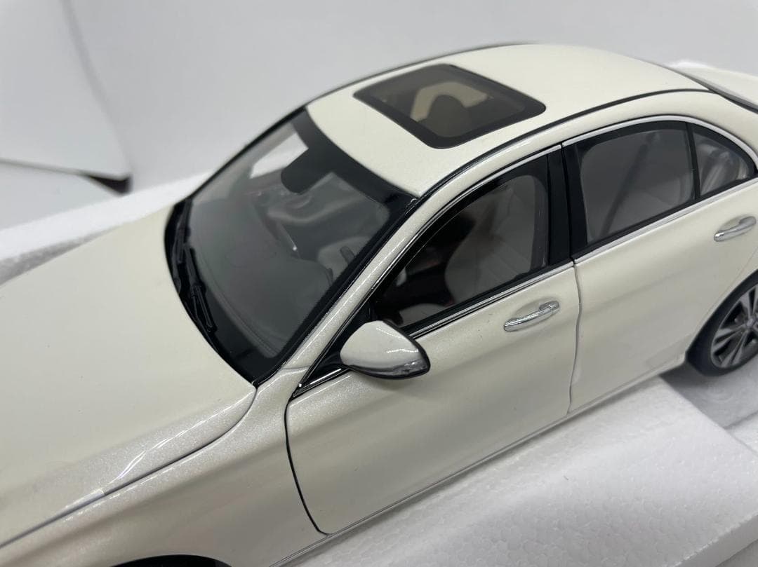 304-016 ノレブ 1/18 メルセデスベンツ C-Class 2014