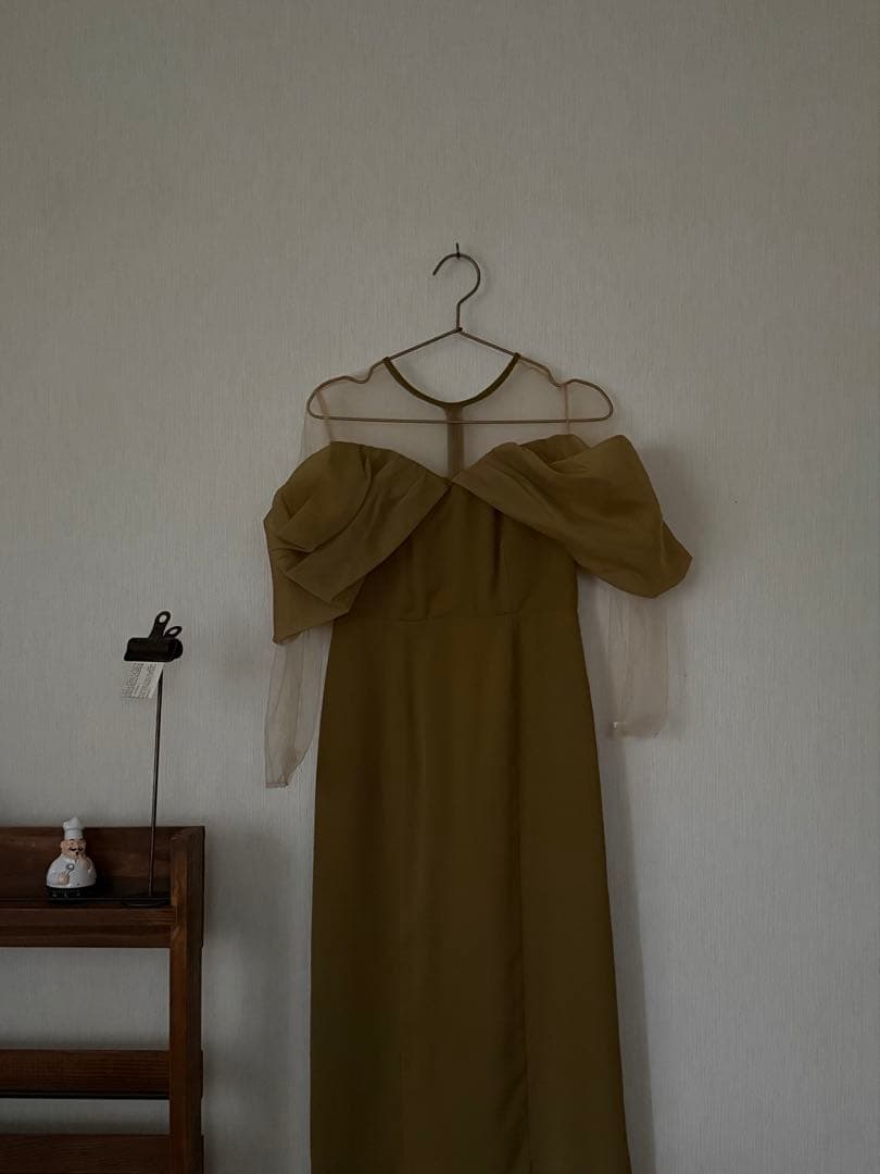 オフショルダータイトドレス