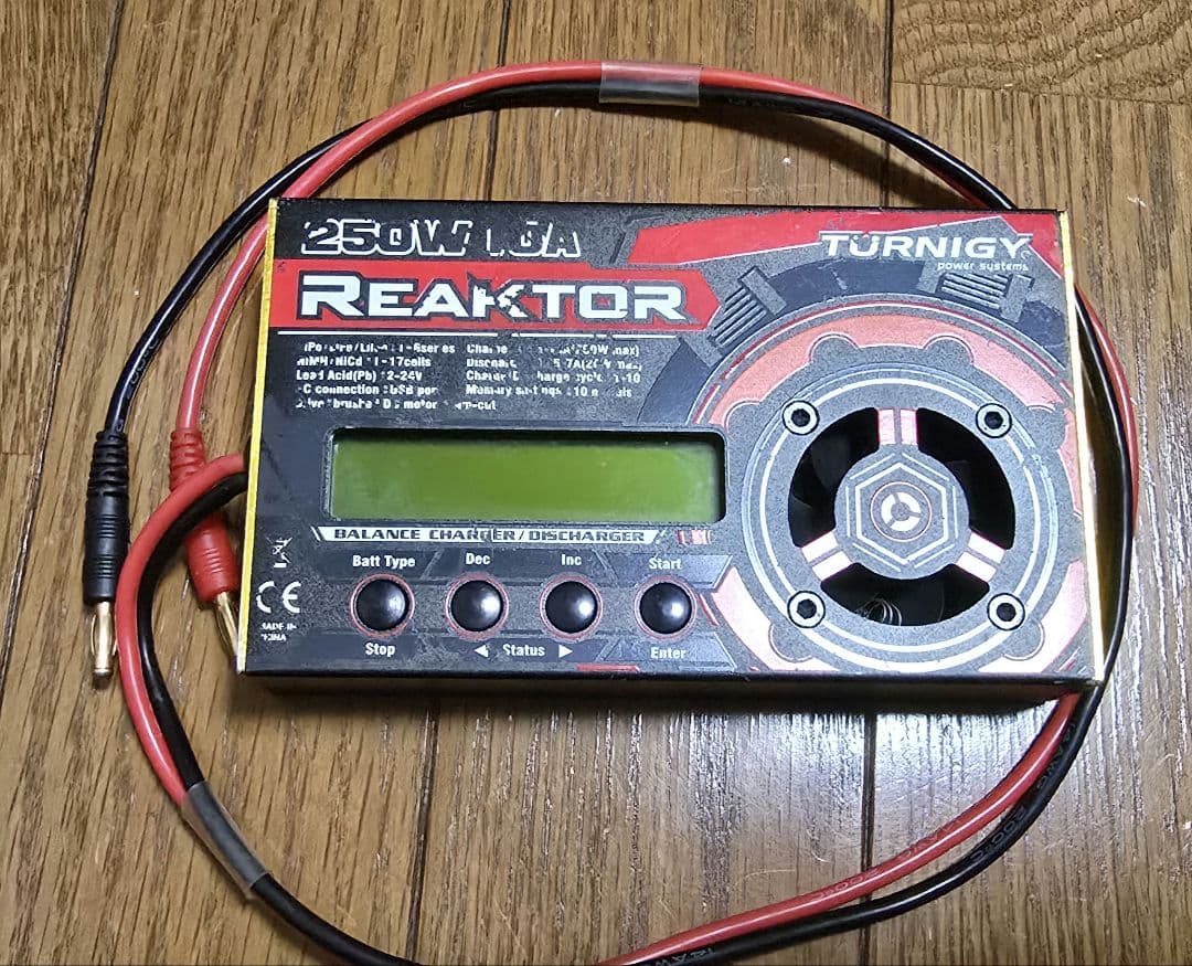 TURNIGY REAKTOR バランスチャージャー 250W 10A