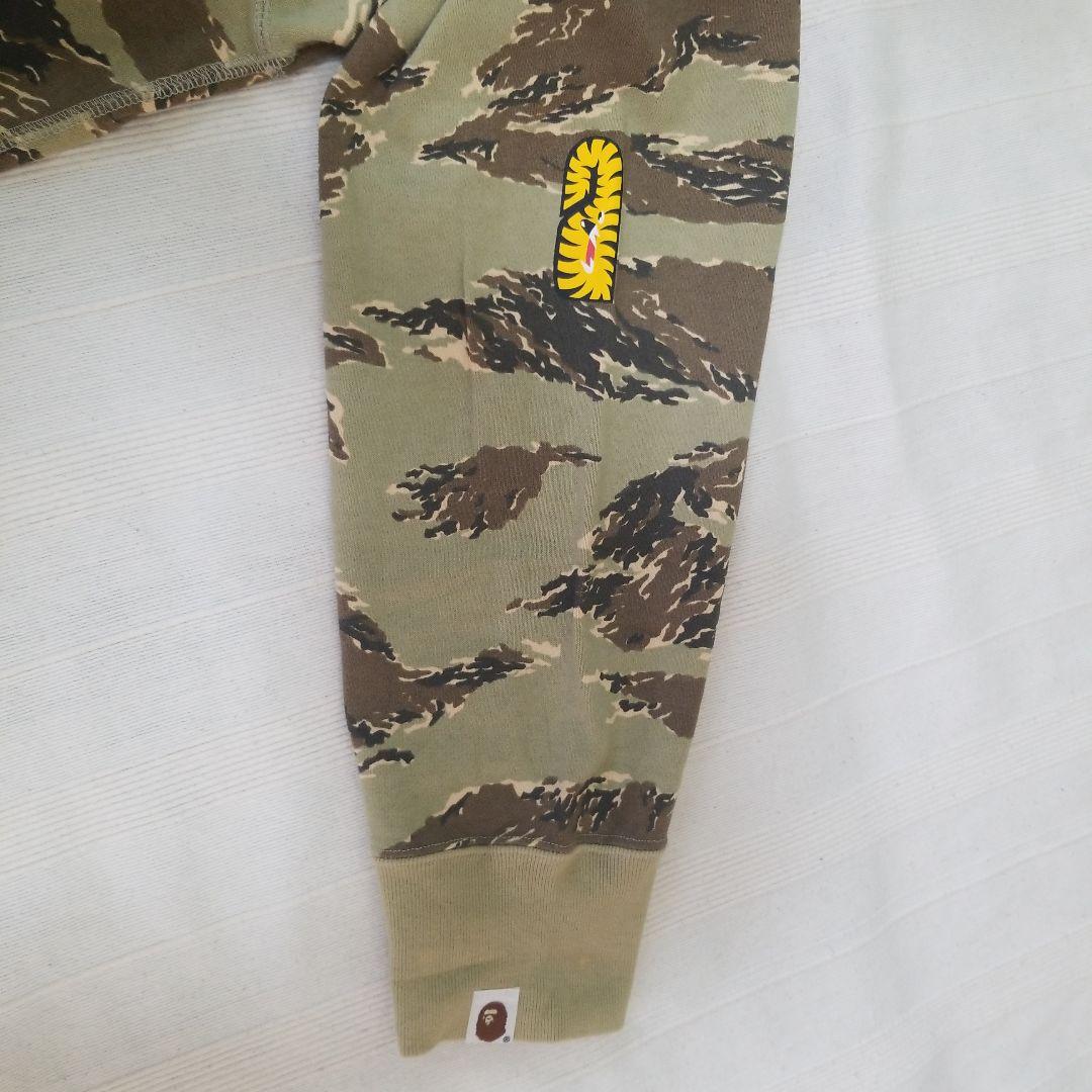 A BATHING APEタイガーシャークジップアップパーカー