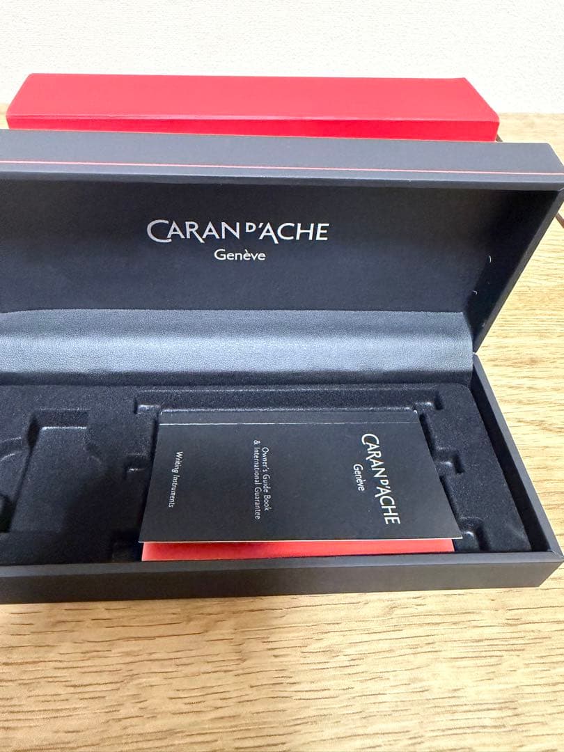 CARAN D'ACHE ボールペン シルバー