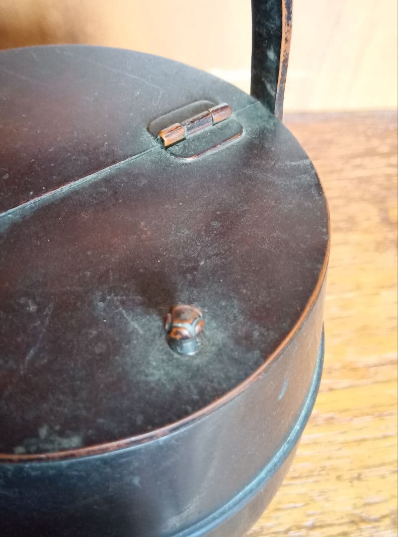 銅製　丸型蓋付き容器　灰皿　凹み有　ヴィンテージ　花器
