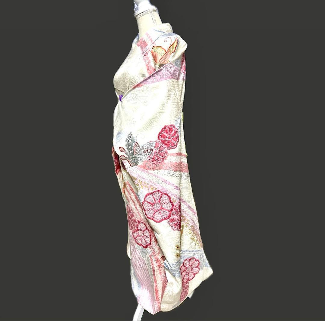 千總　振袖 白地 蝶と花模様 　刺繍　絞り　金彩　銀彩　正絹