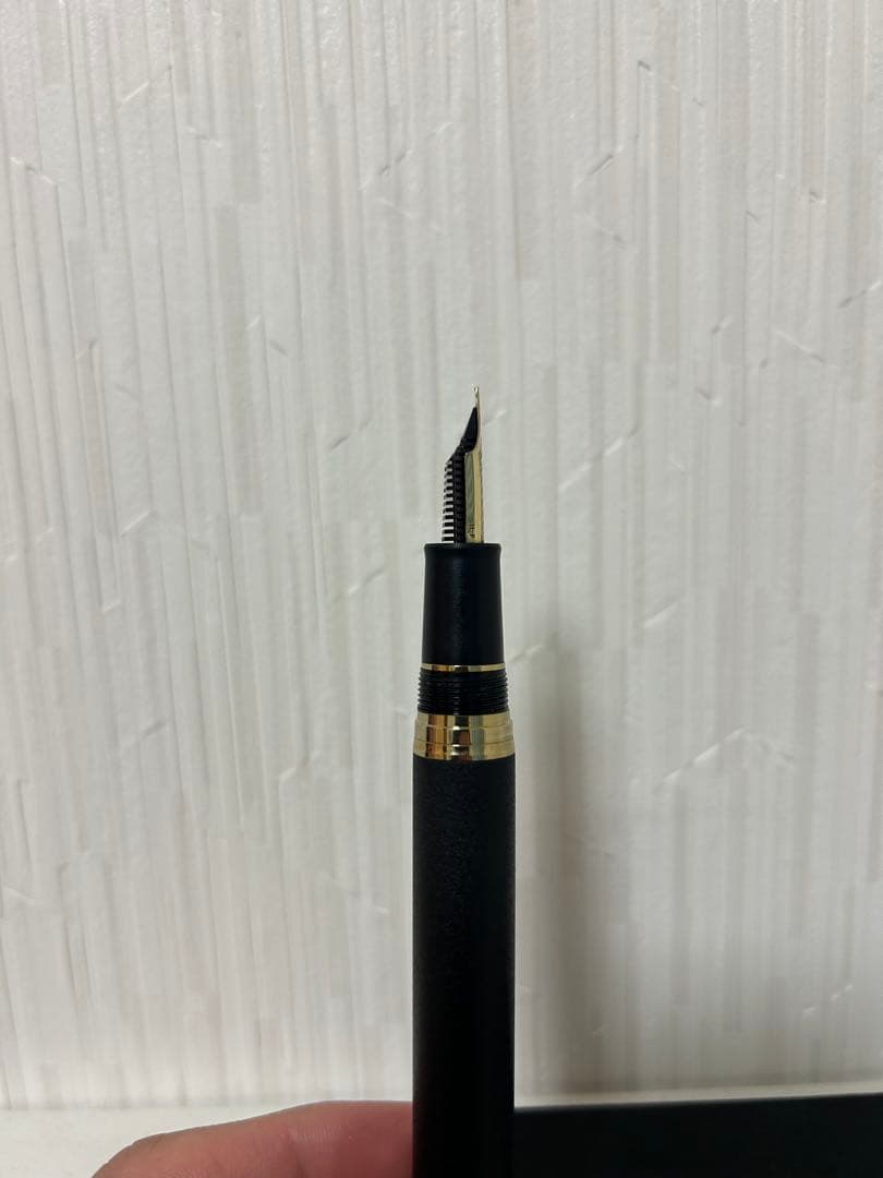 セーラー万年筆 エボナイト彫刻万年筆 夜霞　細字