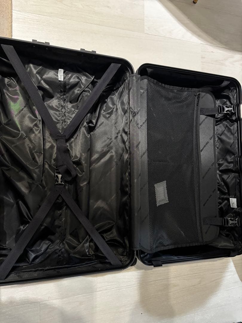 【じぇい】メルセデスベンツ　AMG キャリーケース