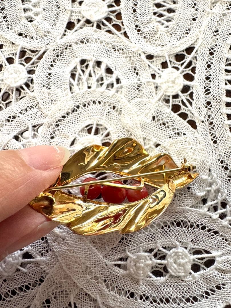 【送料込み】サンゴブローチ