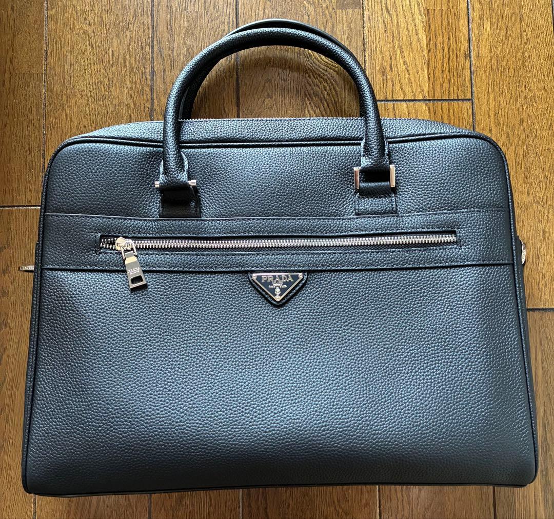 PRADA ブラックレザー ビジネスバッグ