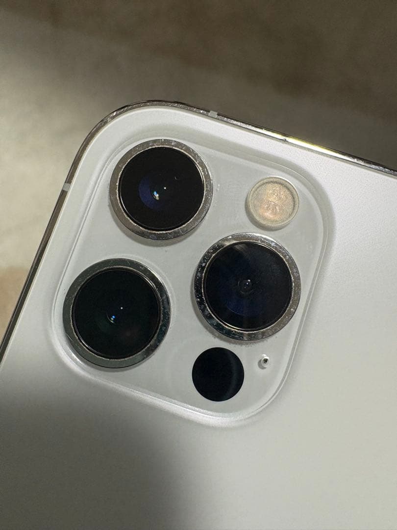 Apple iPhone 12Pro 128GBシルバー 本体