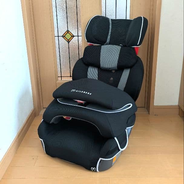 エールベベ サラット3ステップ クワトロEX ジュニアシート ブラック