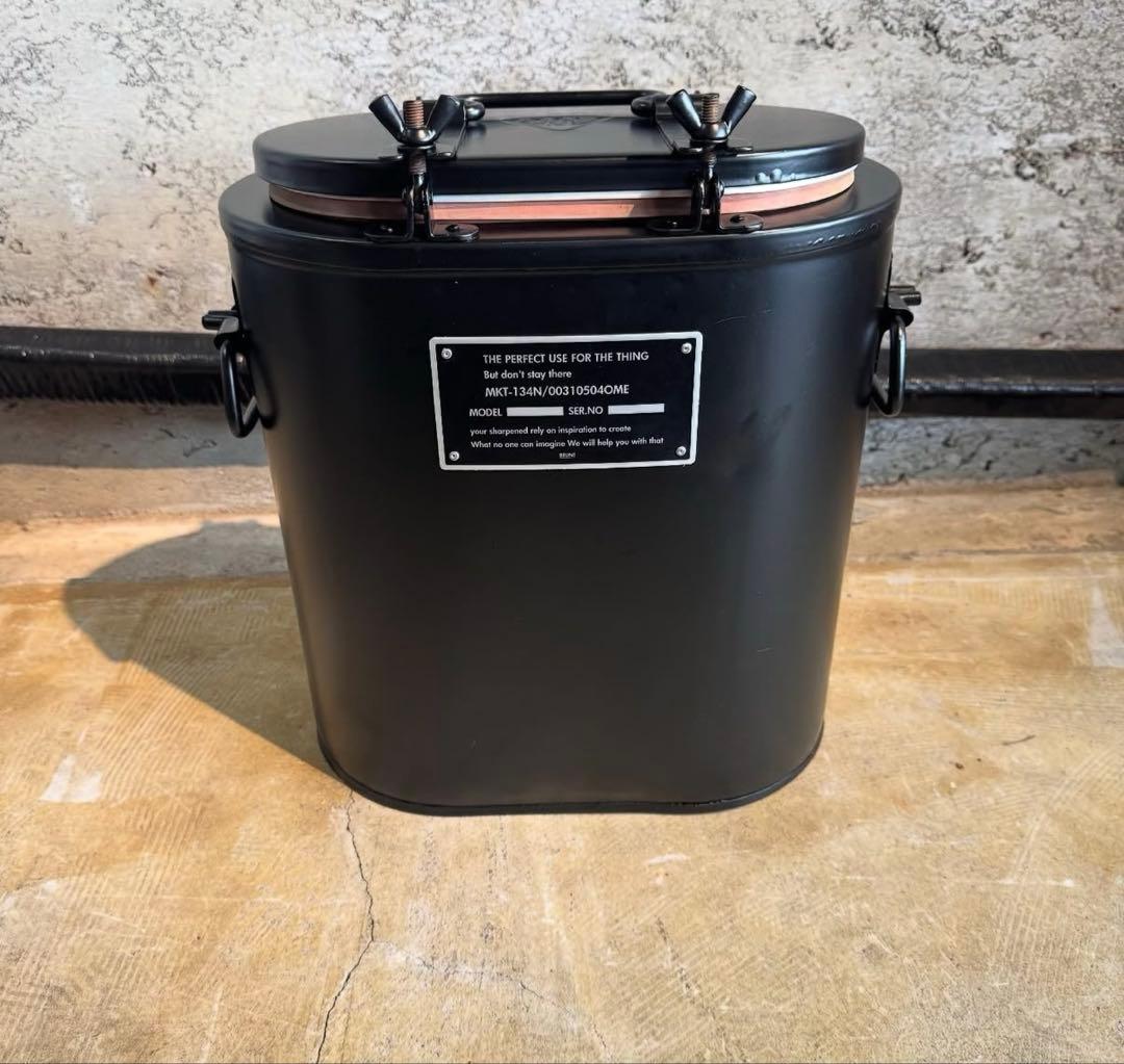 BRUNT The unit. Area2 フードジャー ブラック