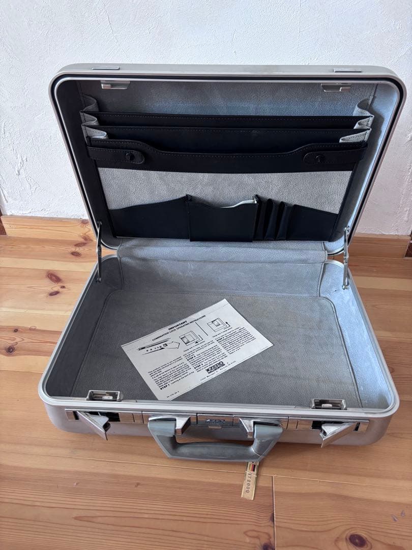 休日限定値下！17日迄 ZERO ゼロハリバートン　ヴィンテージ　シルバー